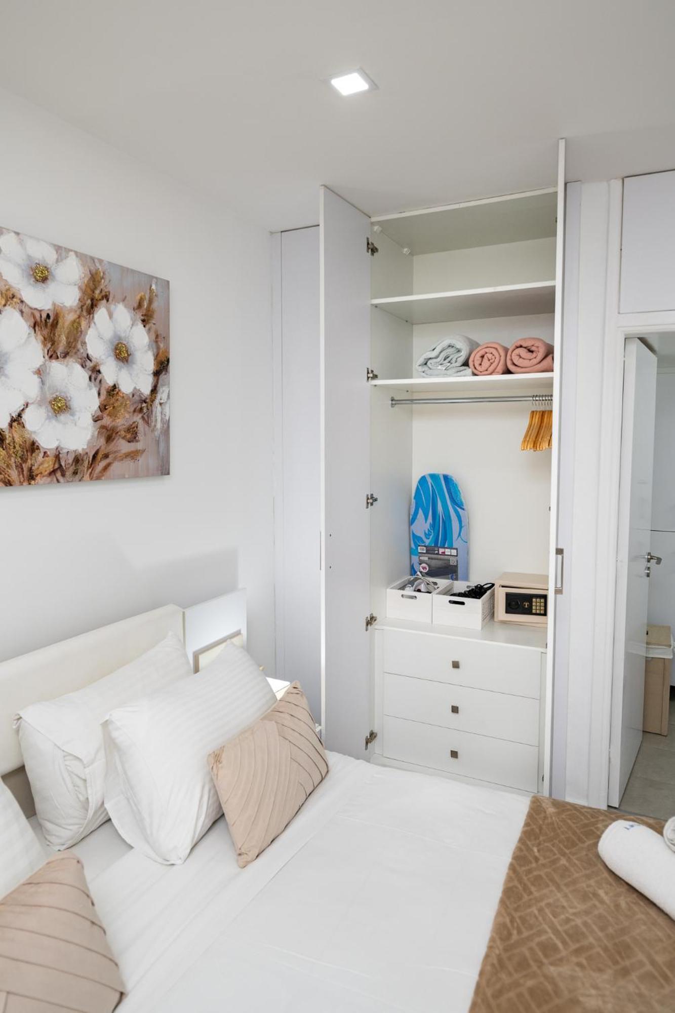 Lazuli Beach & Pool Apartment 501 Ларнака Экстерьер фото